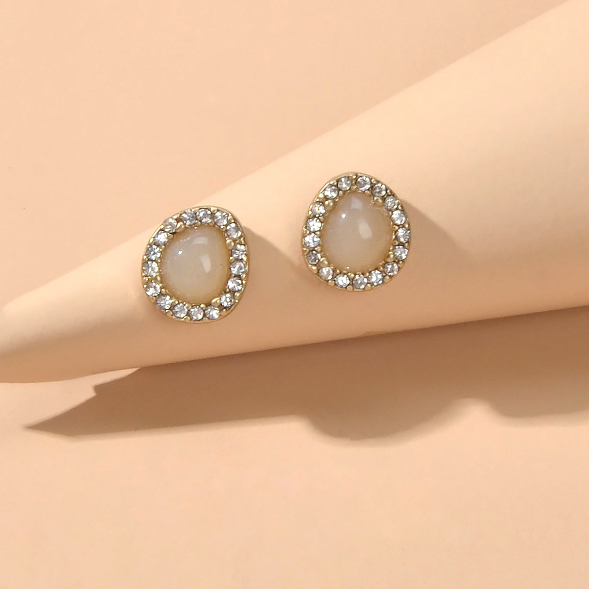 Exquisite Full Rhinestone Opal Decoration Water Droplets Stud Women Earrings