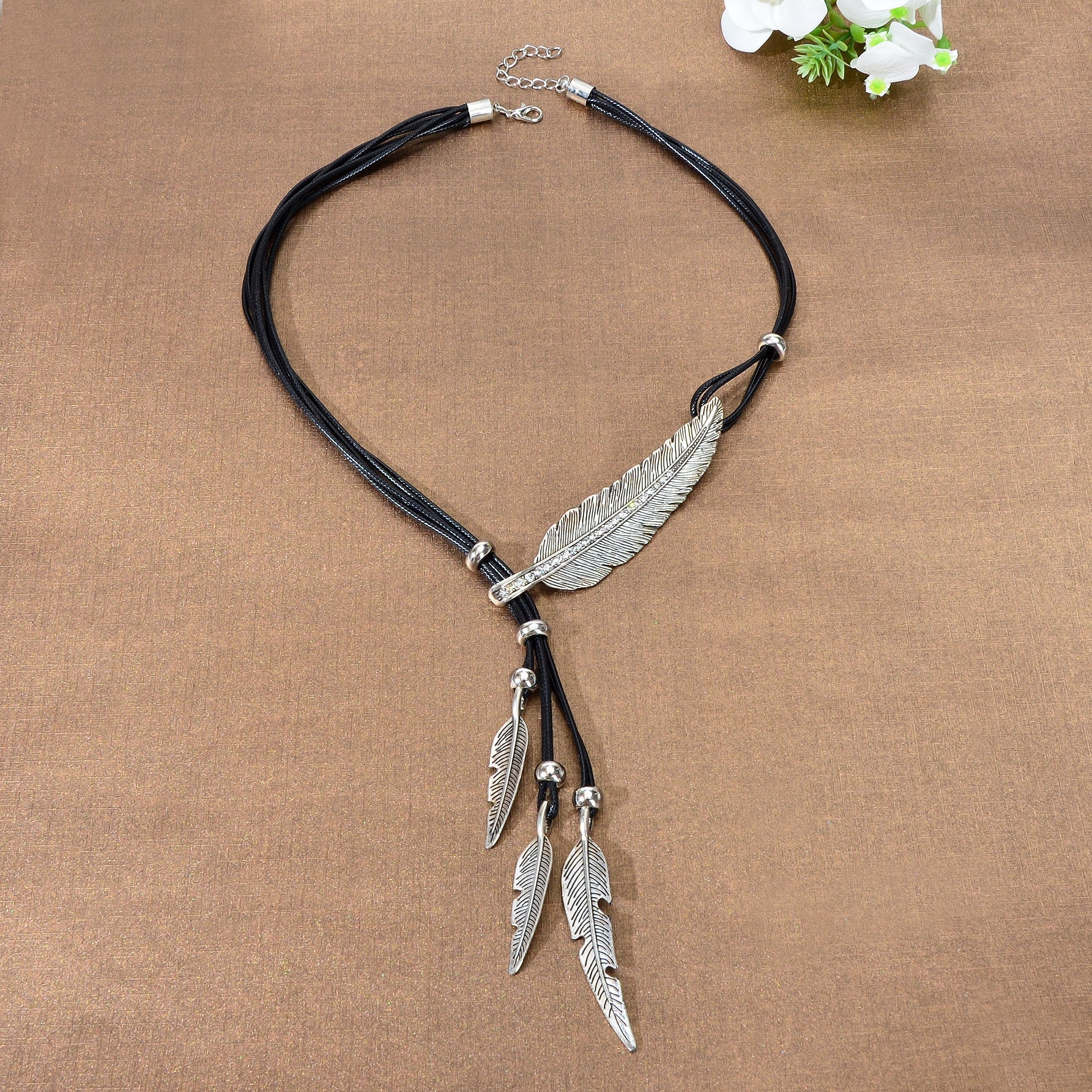1pc Western Bohemian Black PU Rope Handmade Antique Silver gold Feather Pendant Necklace Women Holiday Jewelry