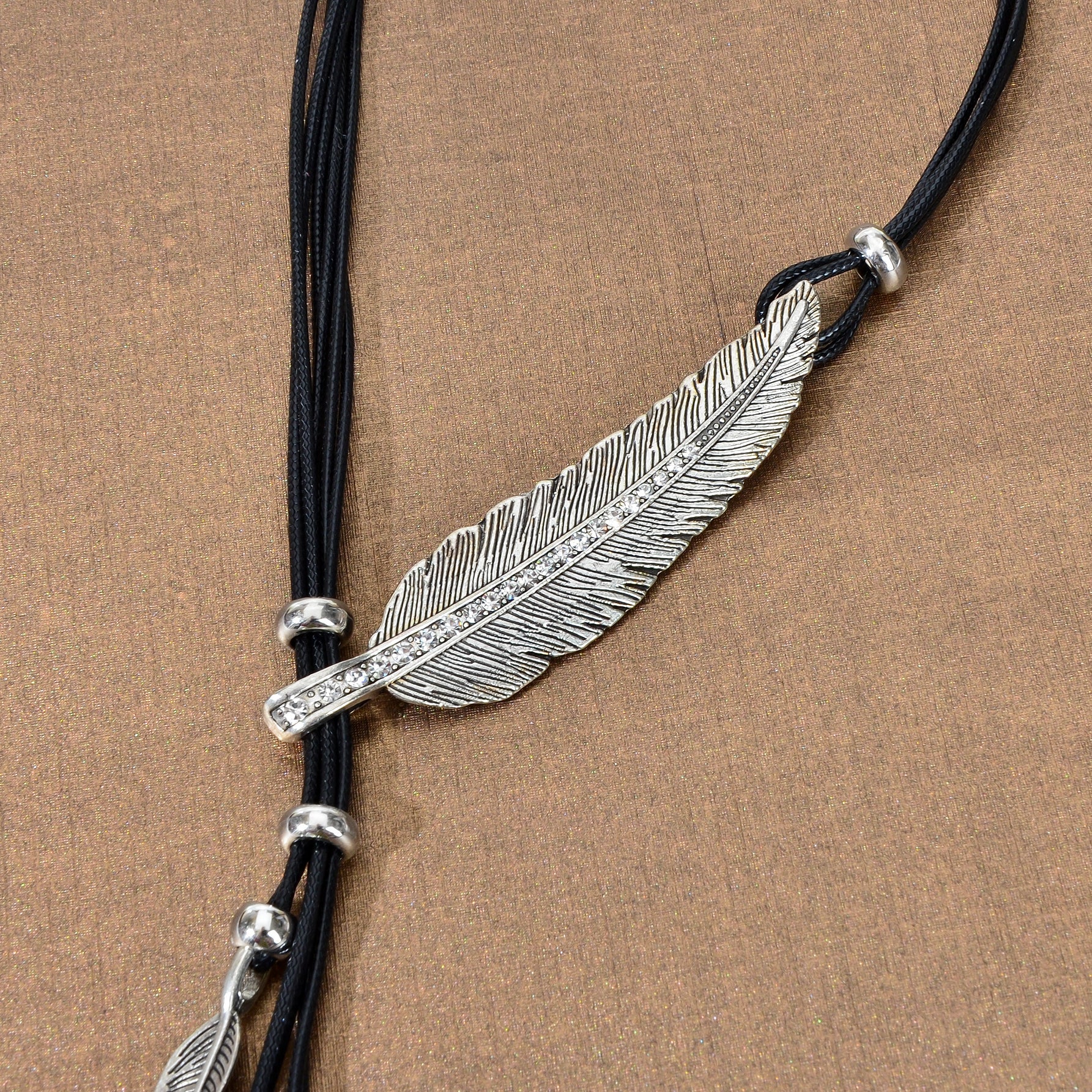 1pc Western Bohemian Black PU Rope Handmade Antique Silver gold Feather Pendant Necklace Women Holiday Jewelry
