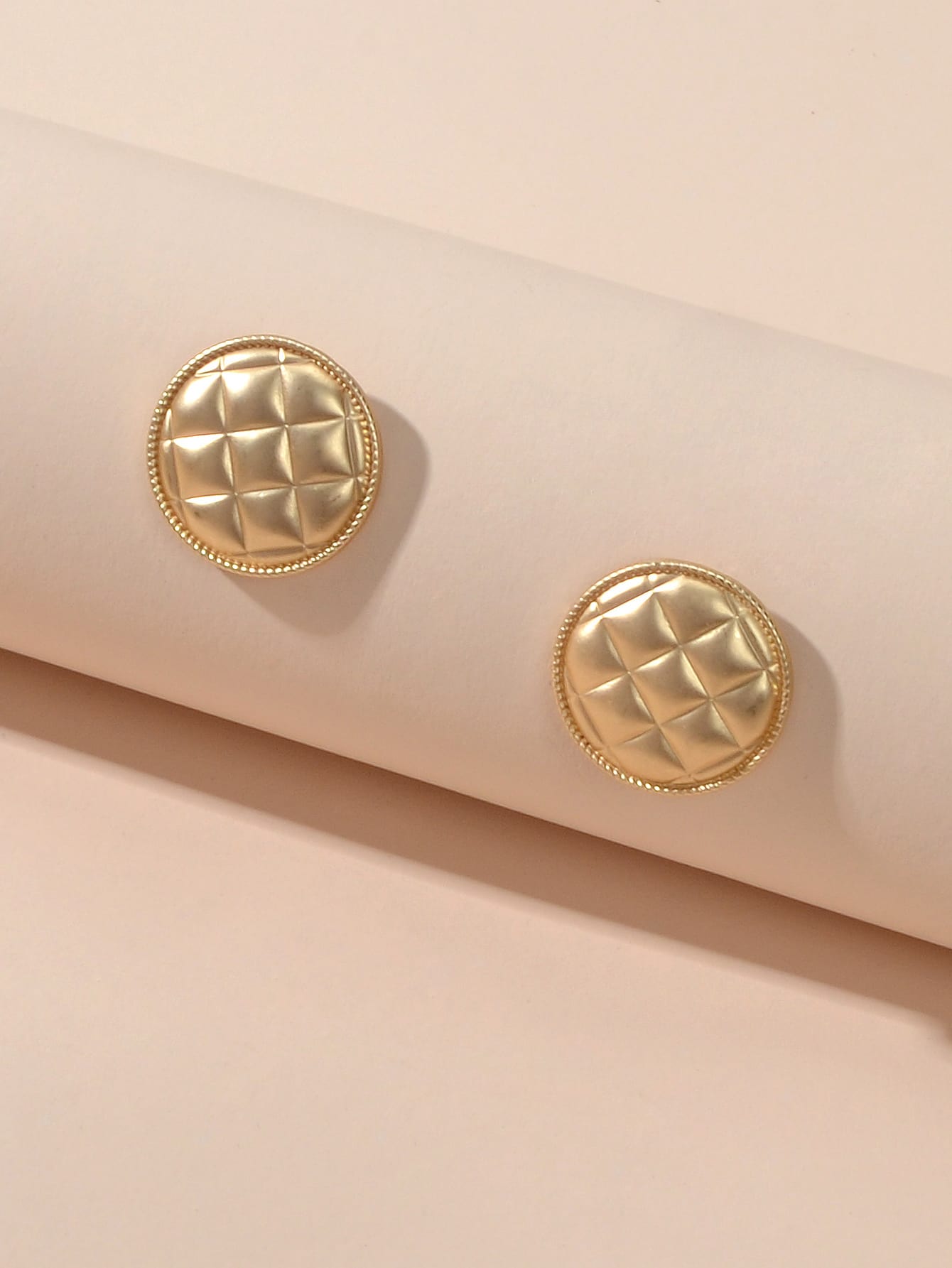 Golden Circular Pattern Carved Stud Earrings Elegant Holiday Round Ear Jewellery-3