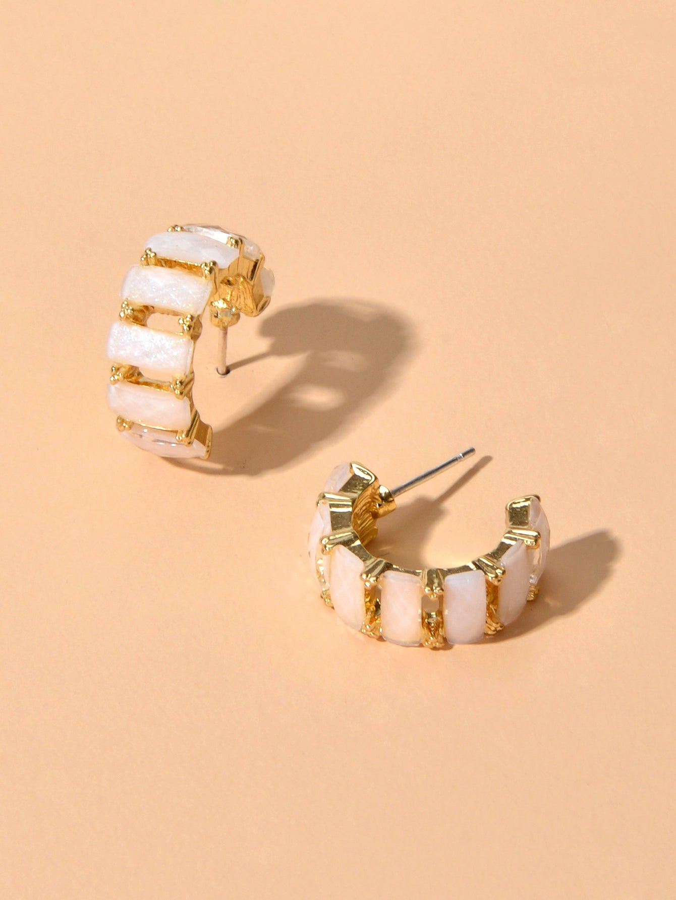 Beautiful Jewelry Resin Decoration Hollow Gold Hoop Huggie Pierced Stud Earrings